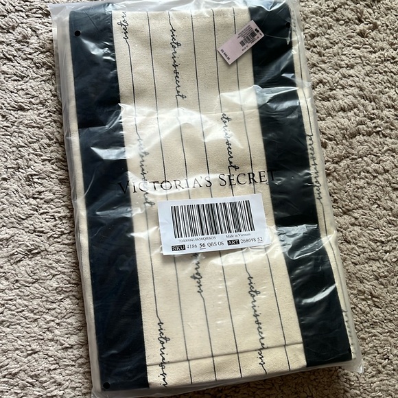 🚫SOLD Victoria’s Secret tote - Picture 2 of 4